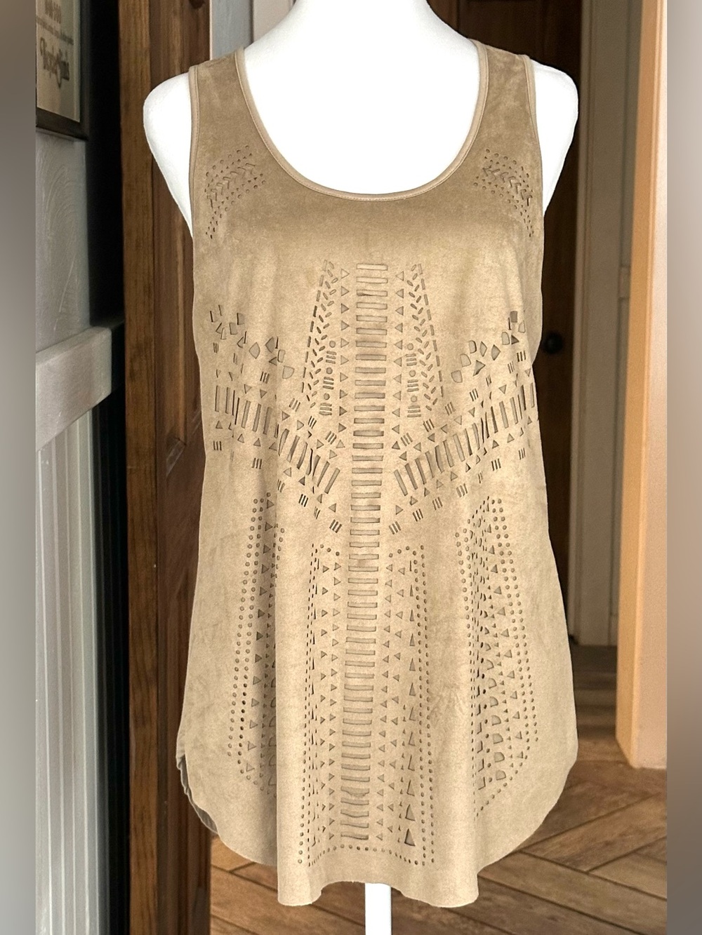 Worthington Faux Suede Laser Cut Tank Top Beige Taupe Sleeveless Boho Western
